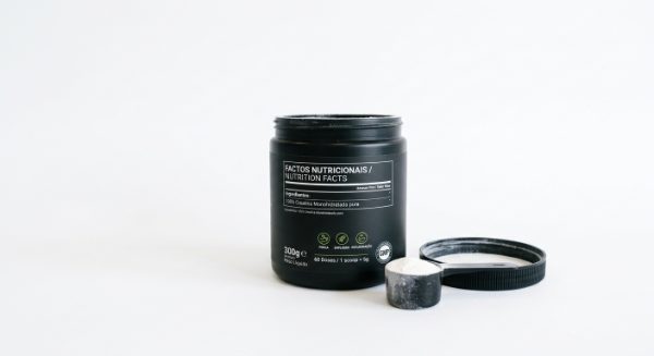 Pote de creatina monohidratada